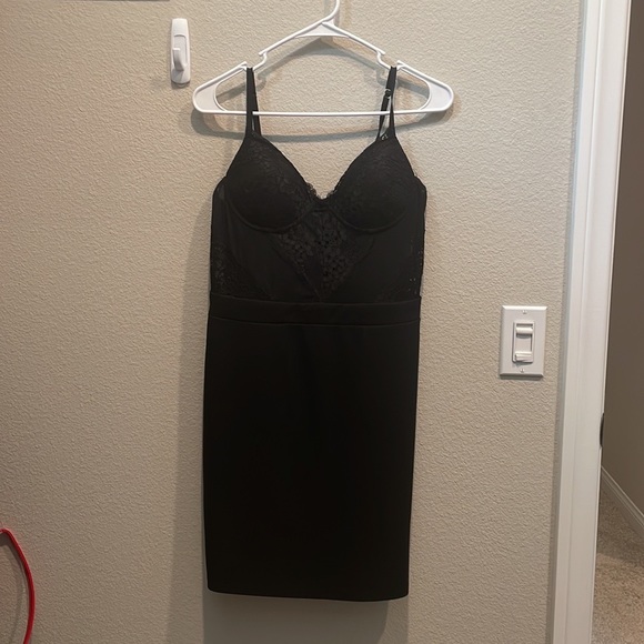 Dresses & Skirts - Black mini cocktail dress